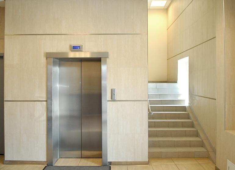 Савеловград: Вид главного лифтового холла